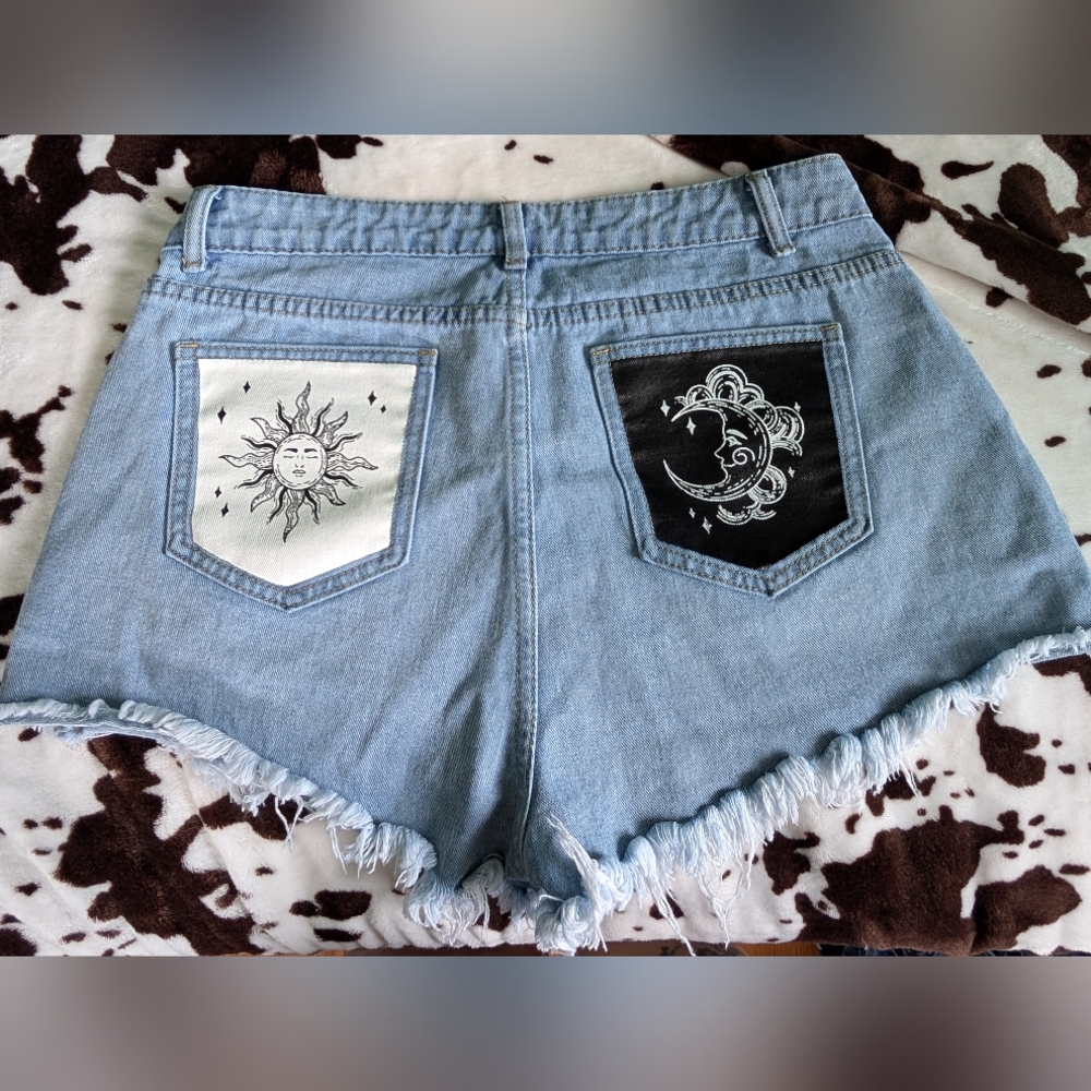 Sun And Moon Distressed Frayed Hem Shorts!